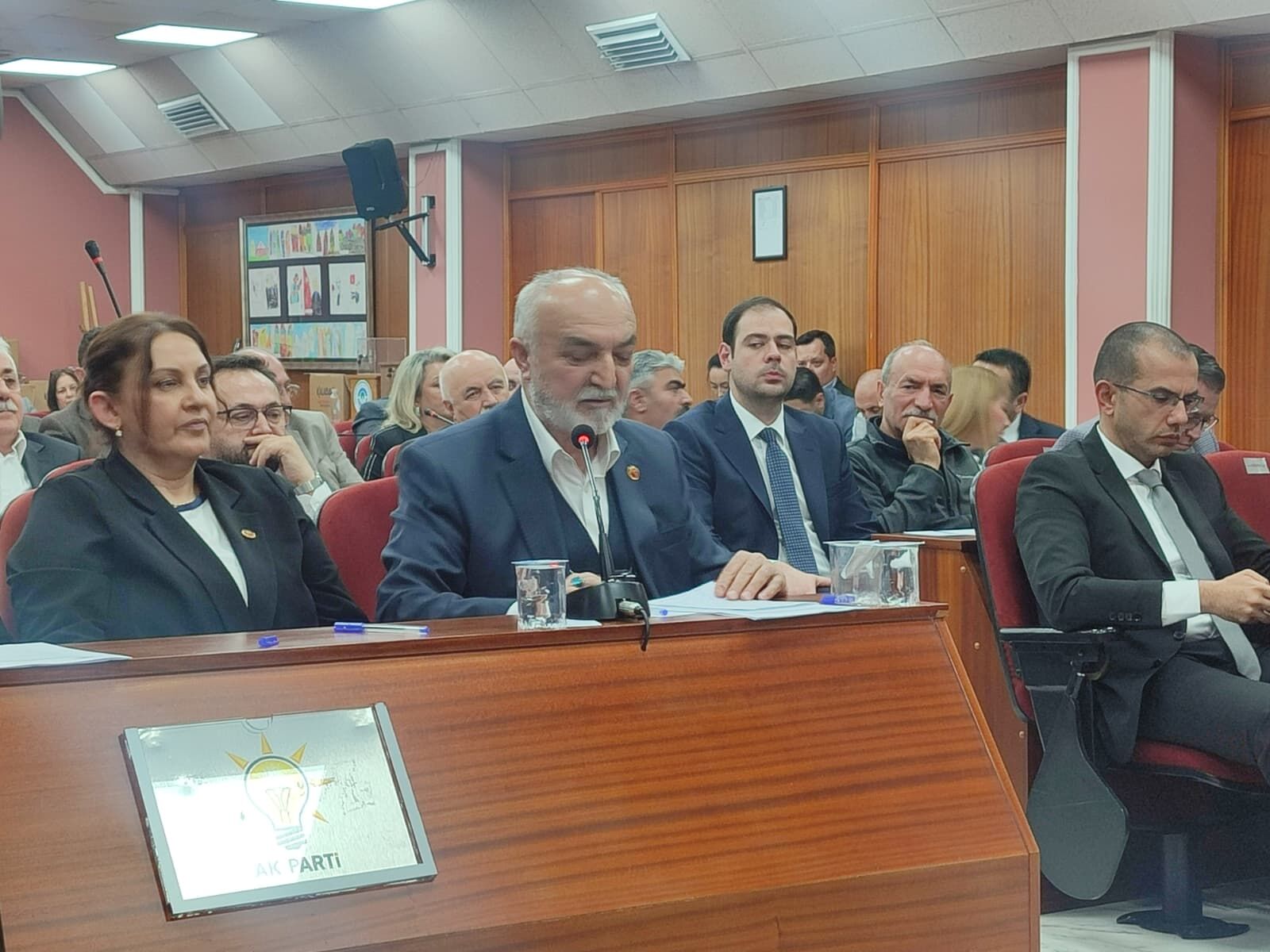 Odunpazarı Meclisi’nde Gerginlik Ak Parti Salonu Terk Etti (3)