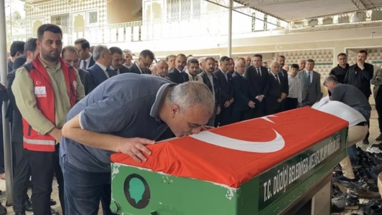 Okul Saldırısında Hayatını Kaybedenler Son Yolculuğuna Uğurlandı (6)