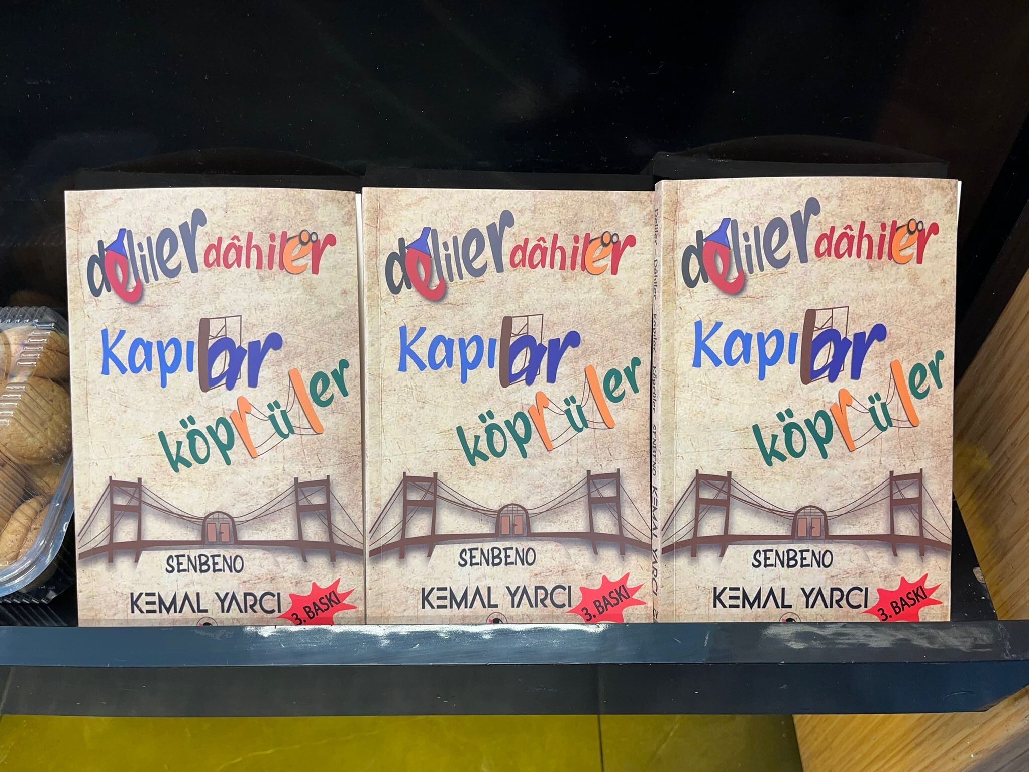 Pastanede Satılan Kitap Sokak Hayvanlarına Destek Oldu (2)