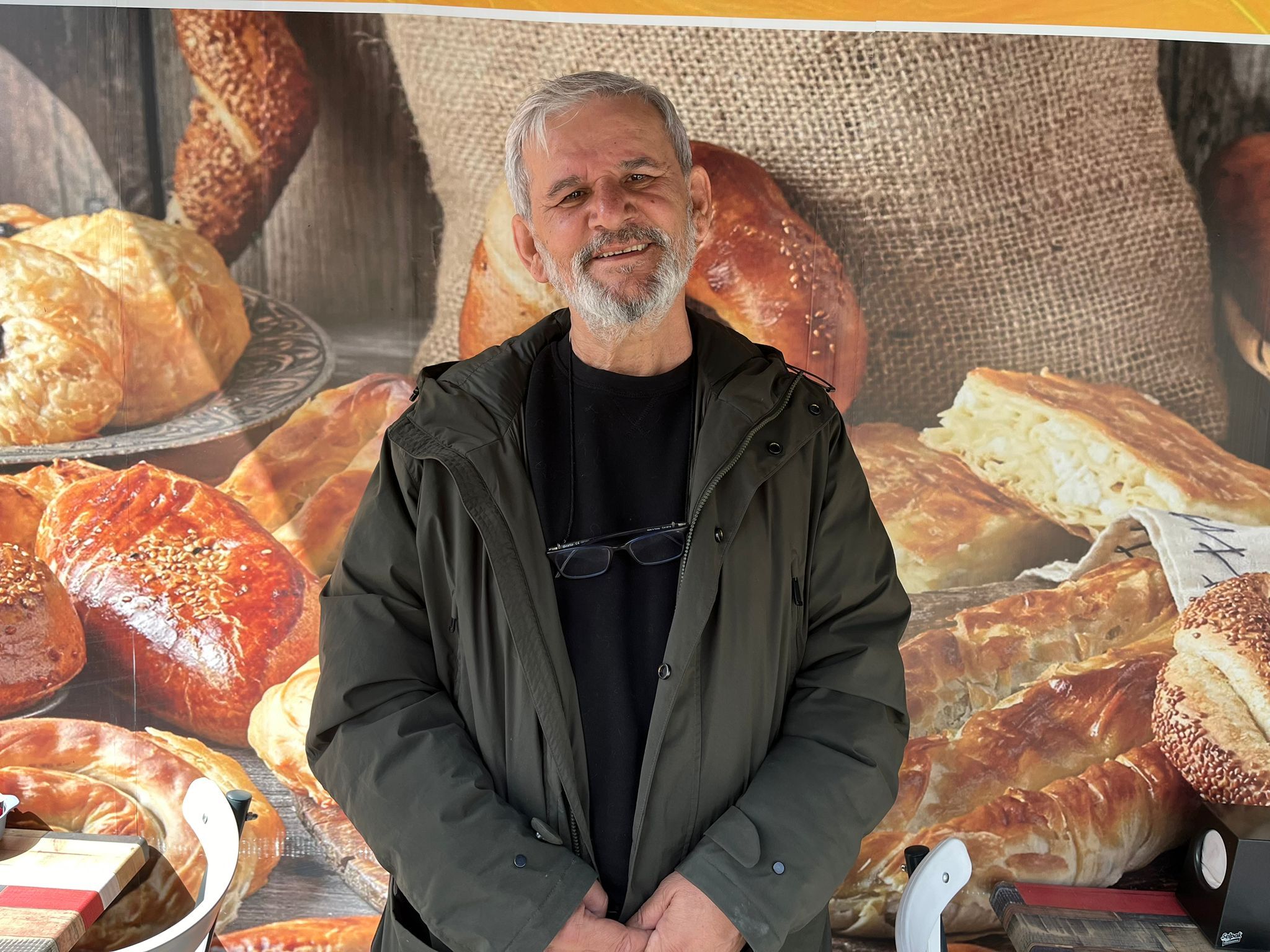 Pastanede Satılan Kitap Sokak Hayvanlarına Destek Oldu (5)