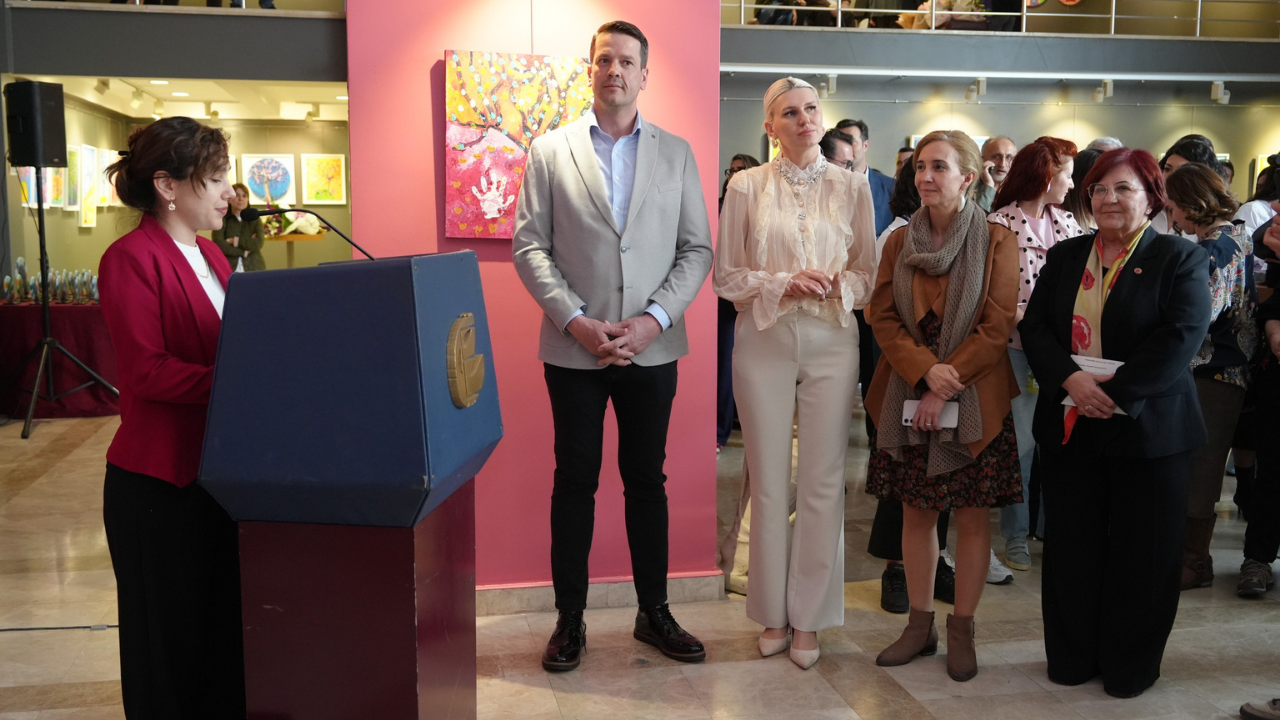 Renklerin Çocuk Hali Sergisi Sanatseverlerden Tam Not Aldı (4)