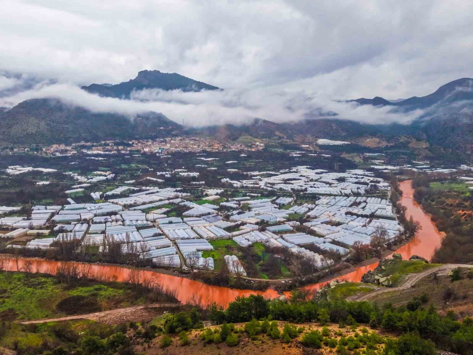 Sağanak Sonrası Sakarya Nehri Kahverengiye Döndü (2)-1