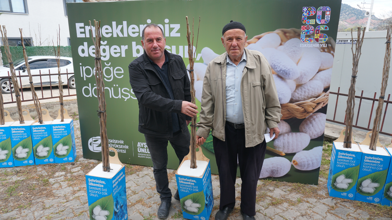 Sarıcakaya’da 600 Dut Fidanı Üreticiyle Buluştu (1)