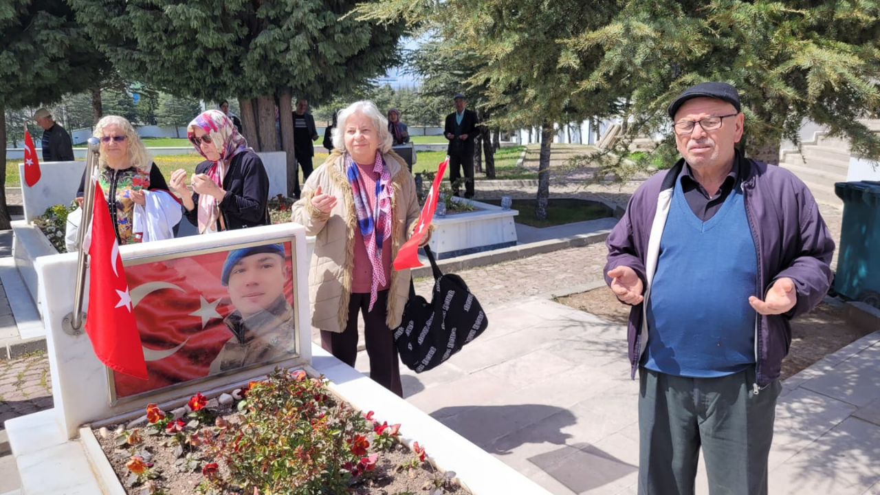 Şehitler Haftası'nda Emeklilerden Vefa Örneği (3)