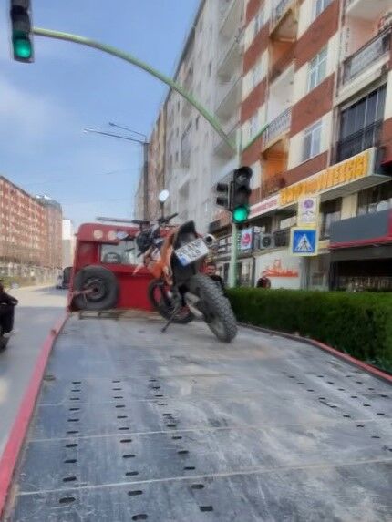 Sosyal Medya Paylaşımı Pahalıya Patladı Ehliyetine El Konuldu (2)