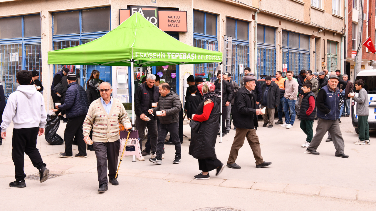 Tepebaşı’nda Cuma Çıkışı Çorba İkramı (3)
