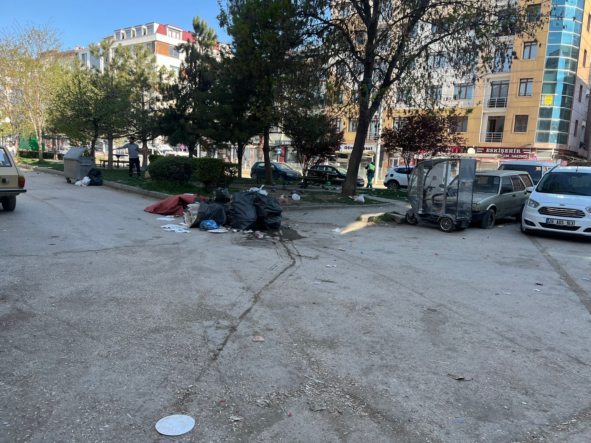 Tunalı'da Mahalle Düğünü Sonrası Çöp İsyanı (1)