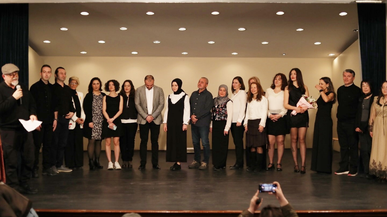 Turgut Özakman'da Siyah Beyaz Kareler Sergide (2)