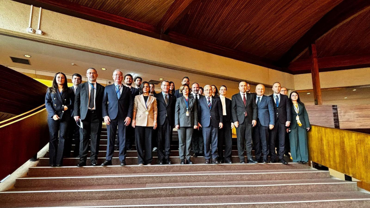 Ünlüce Küresel Krizler Artık Yerel (1)