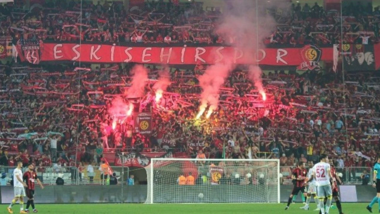 Vali Erdinç Yılmaz, Eskişehirspor'un Başarısını Tebrik Etti (2)