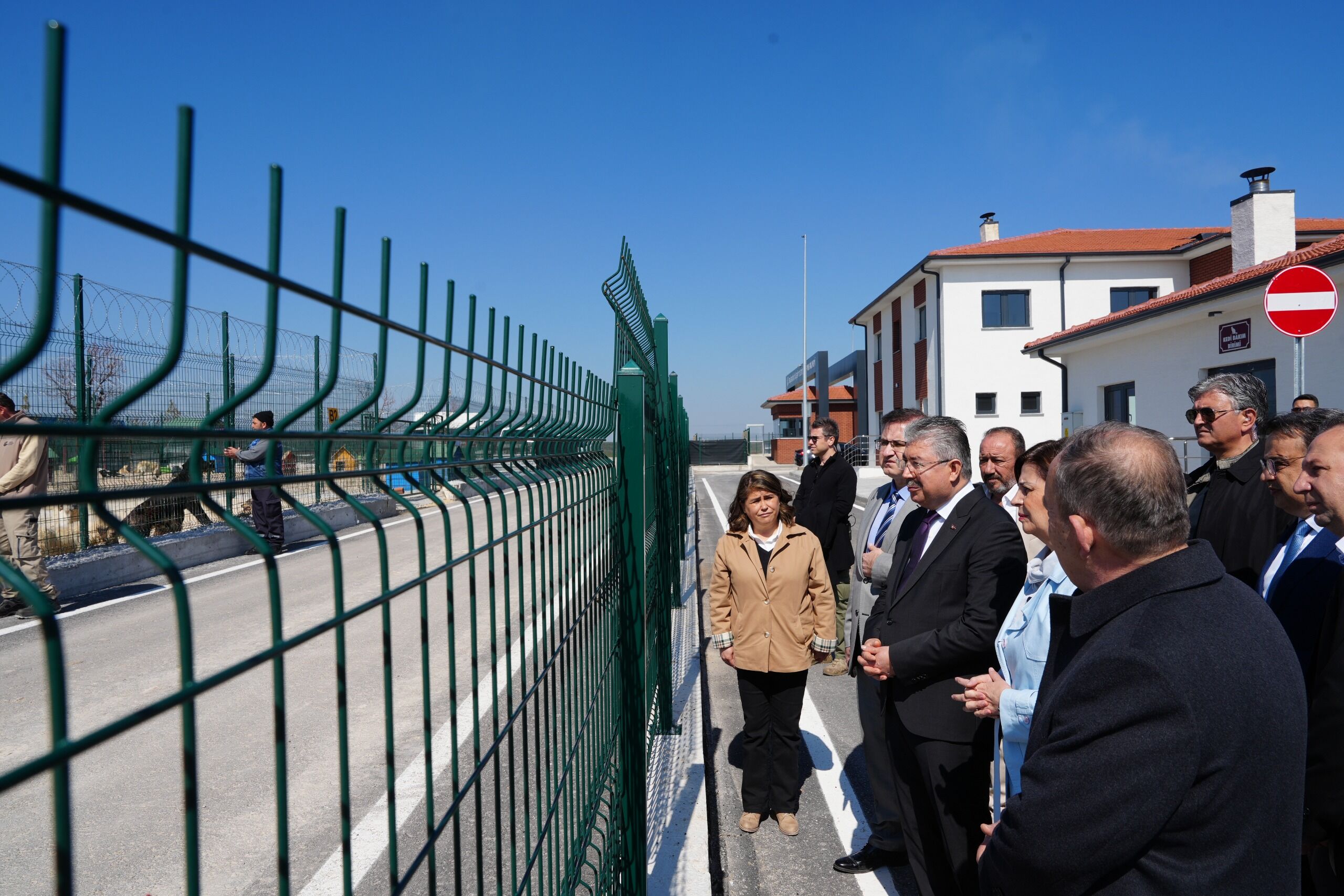 Vali Yılmaz Ve Başkan Ünlüce Hayvan Bakımevini Ziyaret Etti (3)