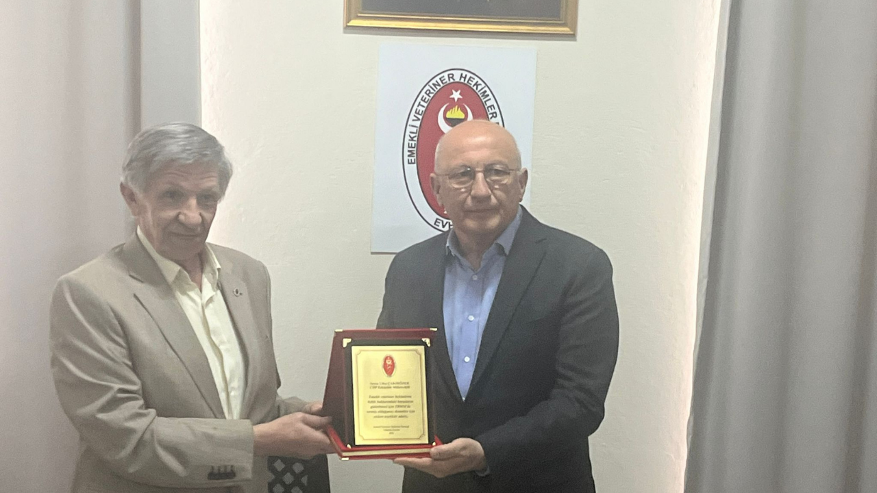 Vekile Verdiği Mücadeleden Dolayı Plaketli Teşekkür (5)