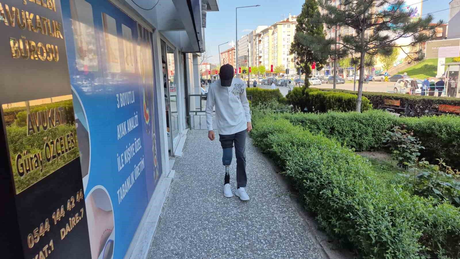 Bacağını Kaybetti, Hayırseverlerle Hayata Döndü (1)