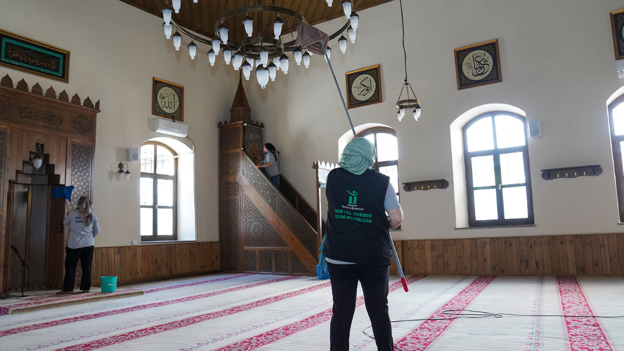 Bayram Öncesi Camiler Temizlendi (3)