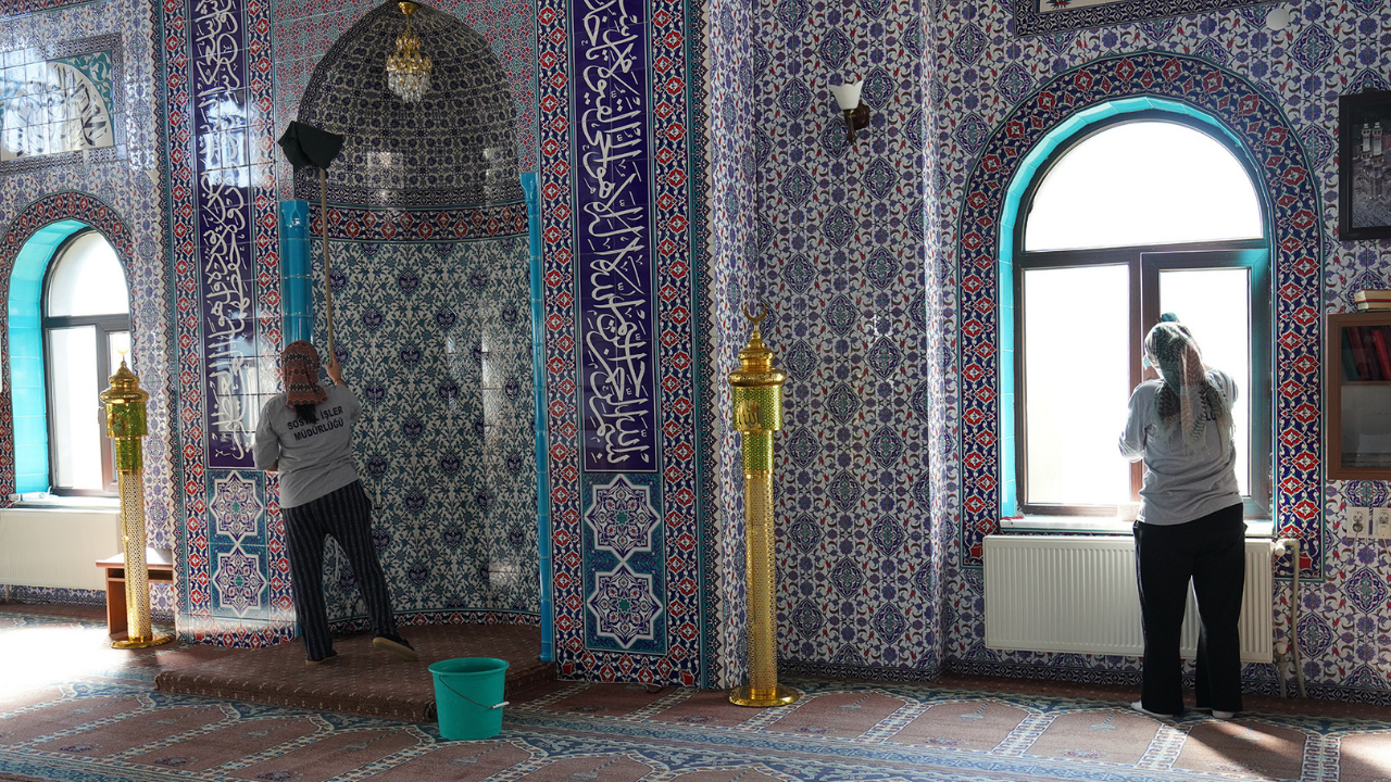 Bayram Öncesi Camiler Temizlendi (4)