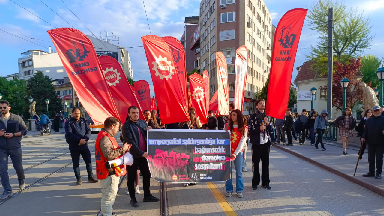Deniz Gezmiş Ve Arkadaşları İçin Anma Yürüyüşü Düzenlendi (3)