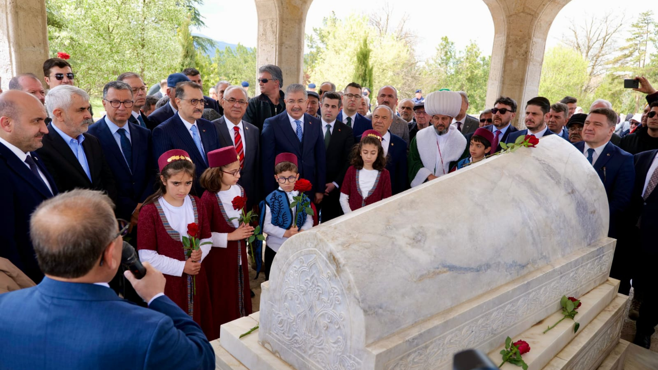 Dönmez Yunus’un Dili İnsanlığa Yol Gösteriyor (5)