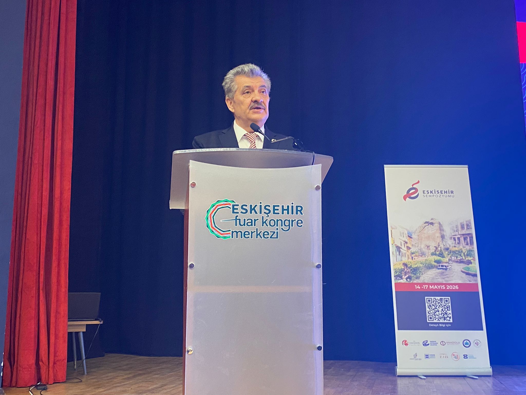 Eskişehir Sempozyumu Geniş Katılımla Başladı (3)
