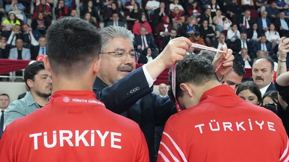 Eskişehir’de 19 Mayıs Coşkusu Salona Sığmadı (12)