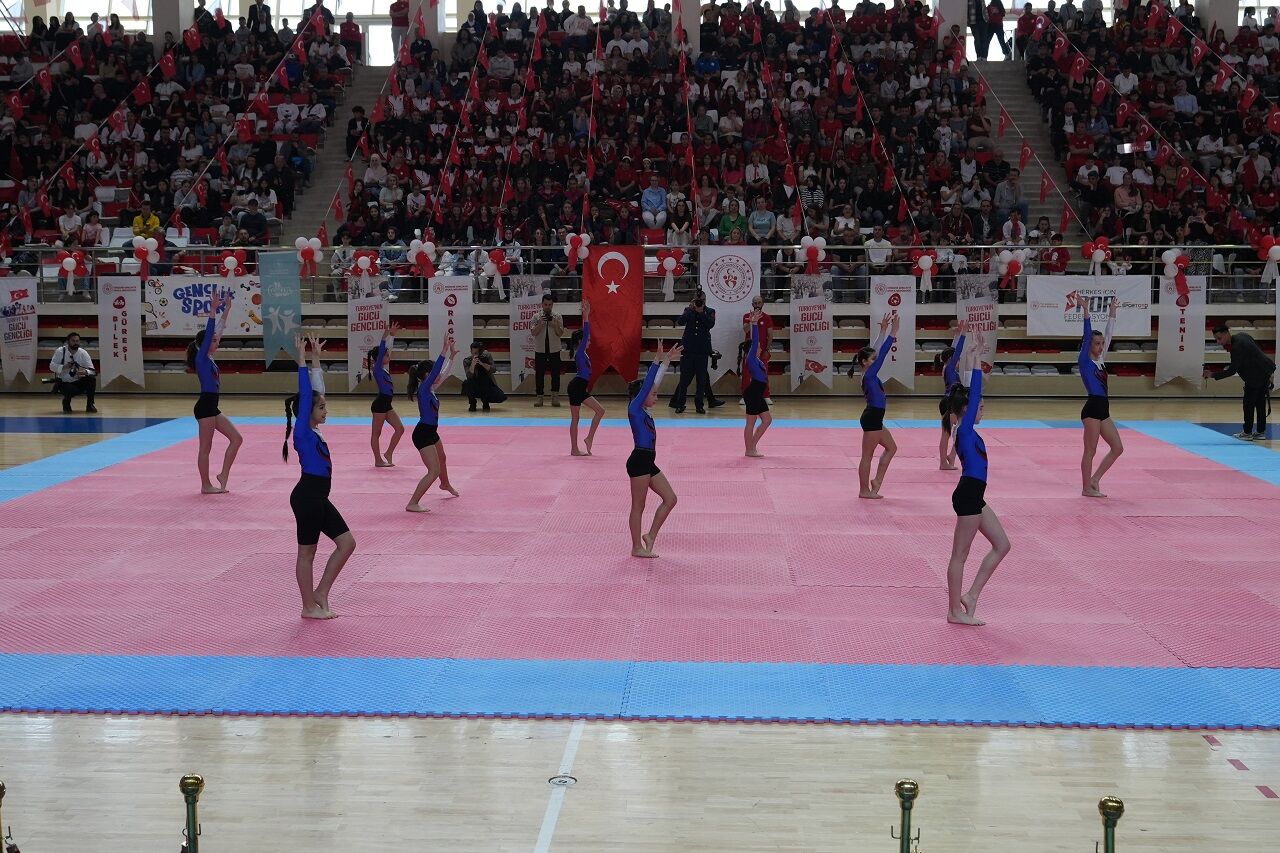 Eskişehir’de 19 Mayıs Coşkusu Salona Sığmadı (14)