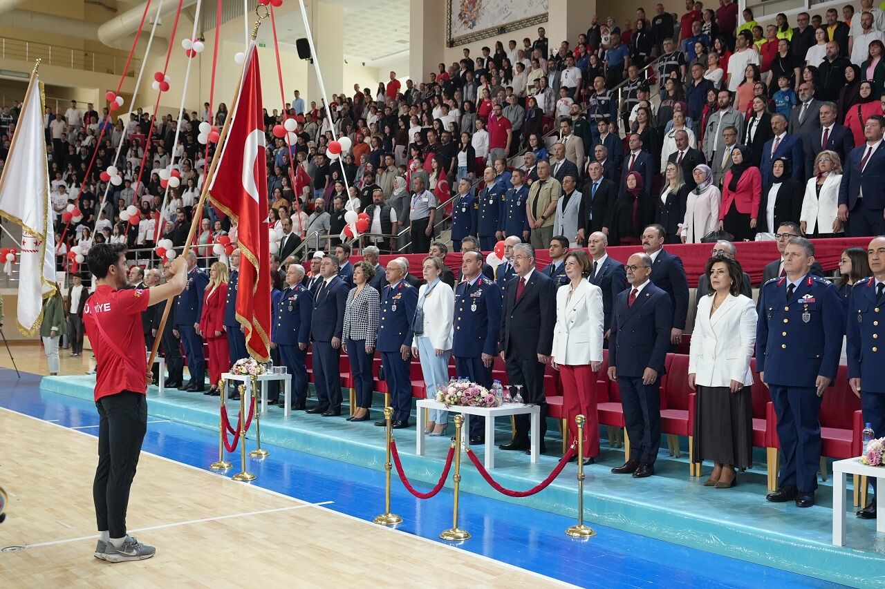 Eskişehir’de 19 Mayıs Coşkusu Salona Sığmadı (8)