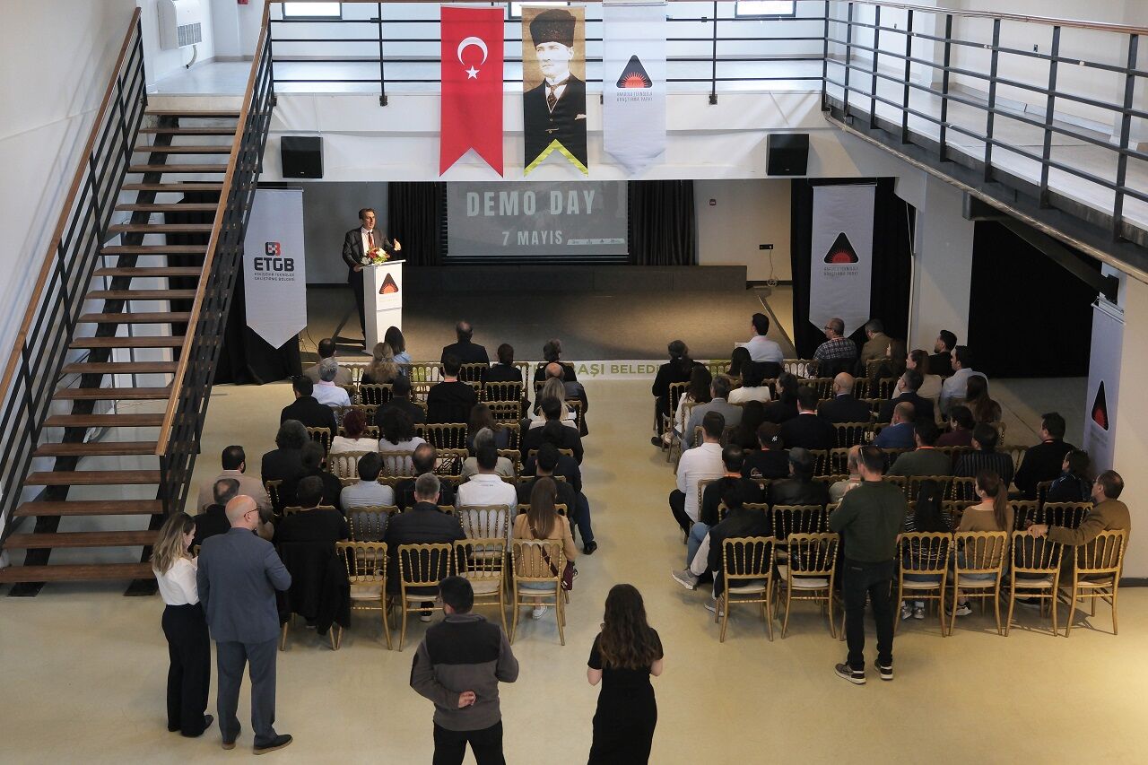 Eskişehir'de Girişimciler Projelerini Yatırımcılara Sundu (6)