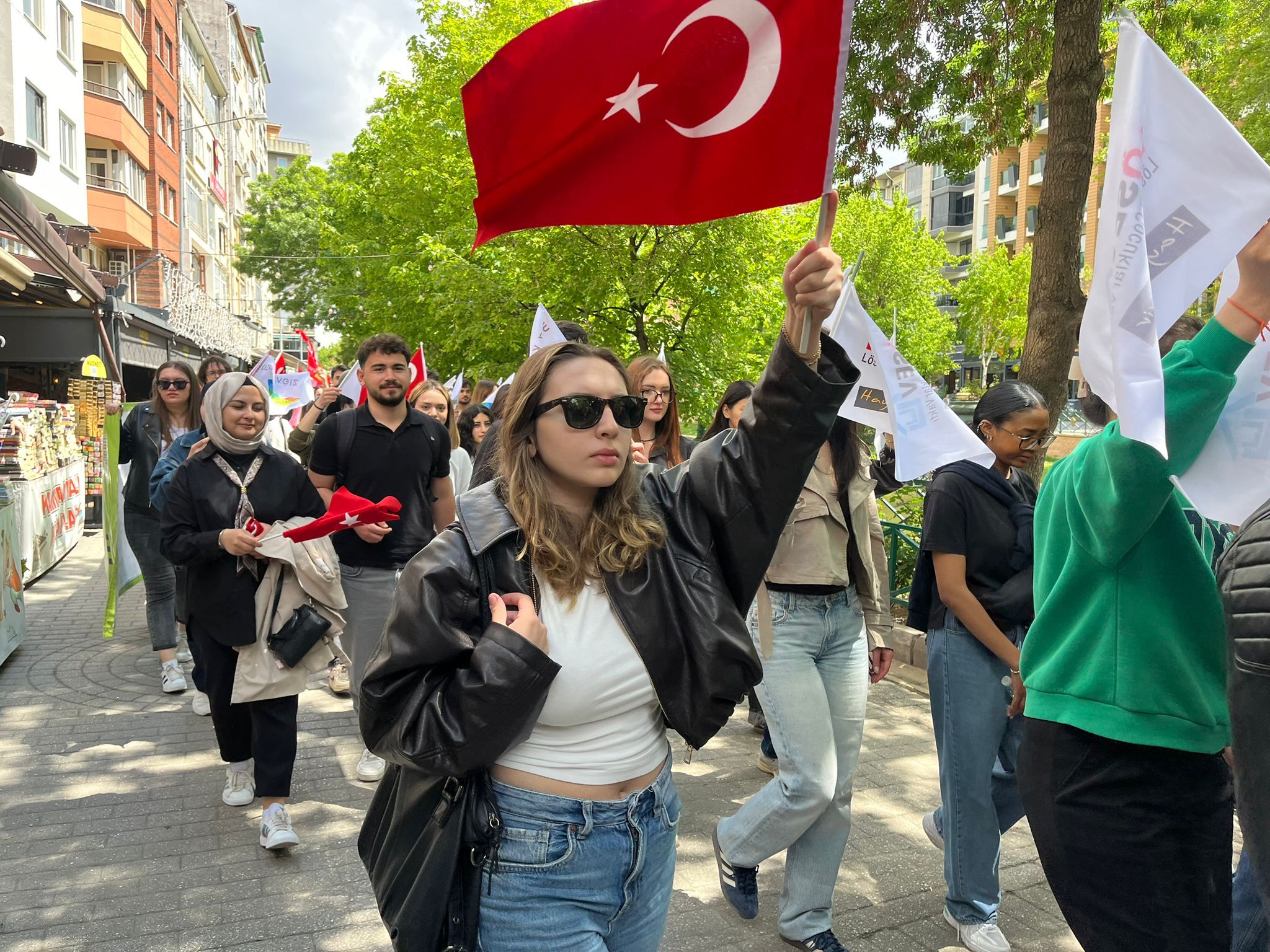 Eskişehir'de Lösev Gençleri Lösemili Çocuklar İçin Yürüdü (1)