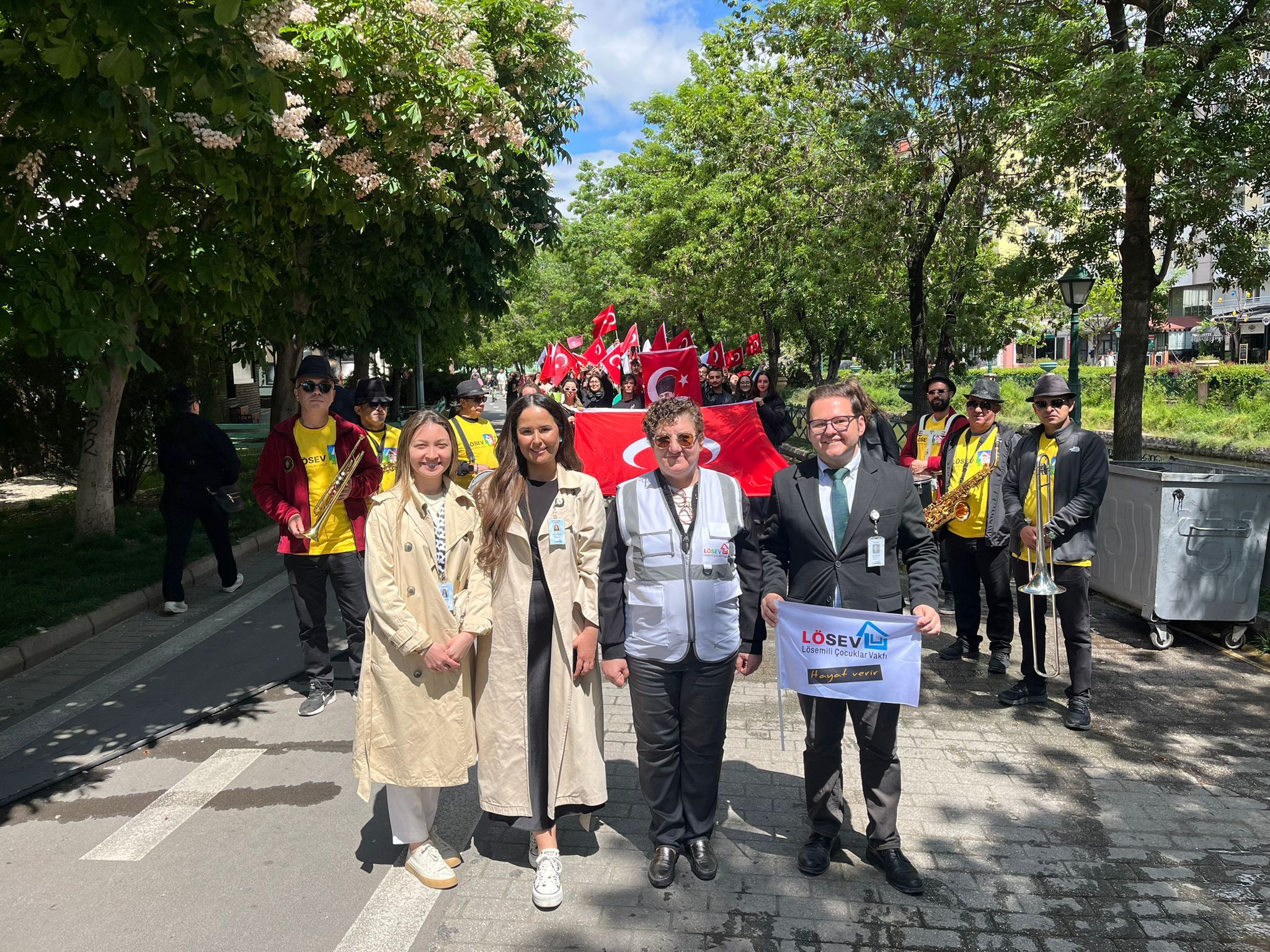 Eskişehir'de Lösev Gençleri Lösemili Çocuklar İçin Yürüdü (3)