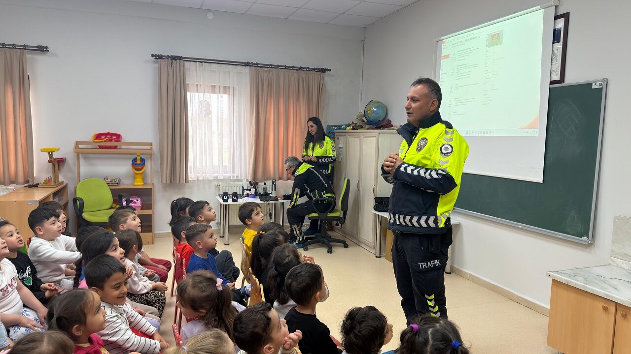 Eskişehir'de Minikler Trafik Kurallarını Oyunlarla Öğrendi (3)