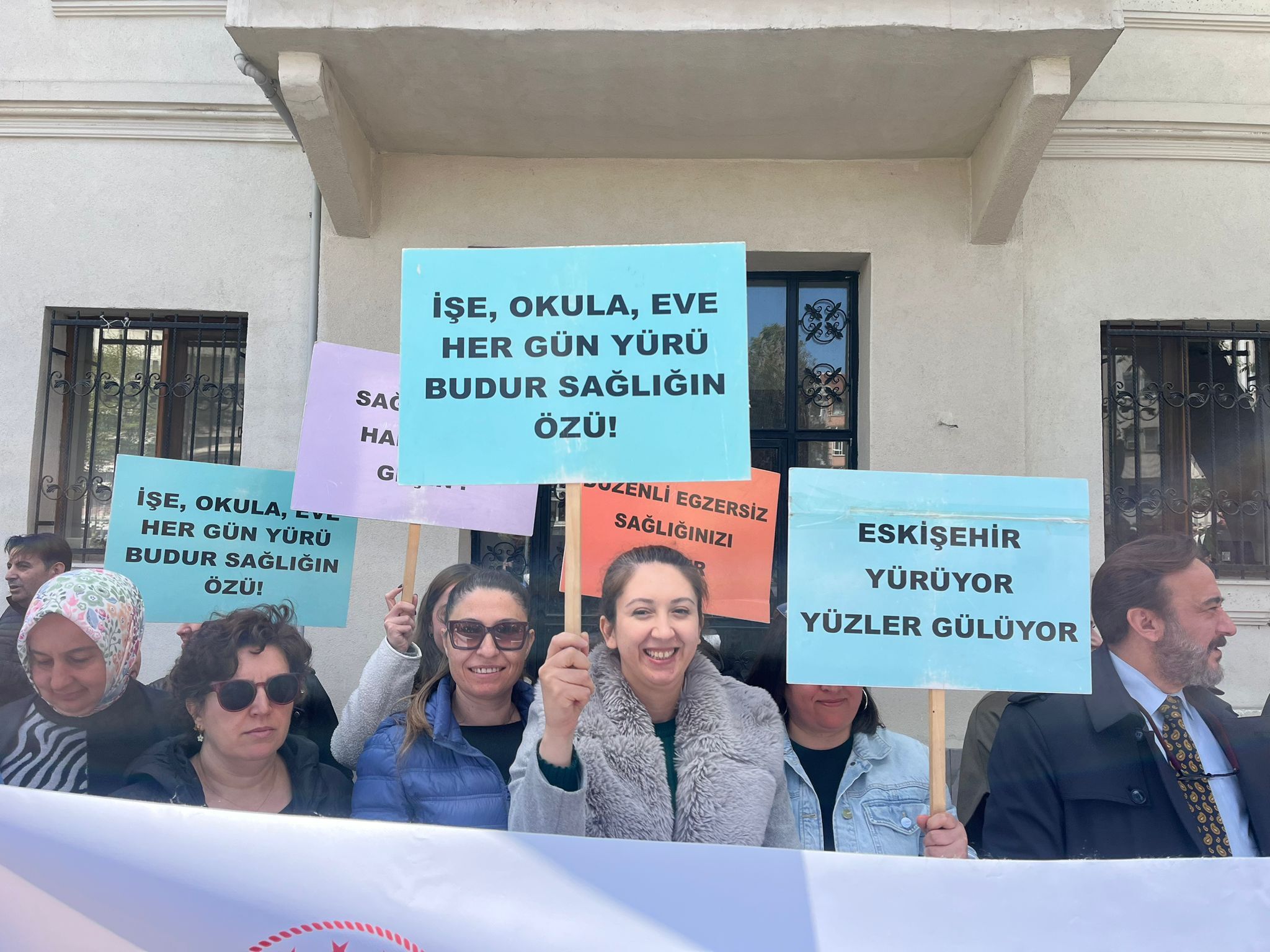 Eskişehir'de Obeziteye Dikkat Çekmek İçin Yürüdüler (1)