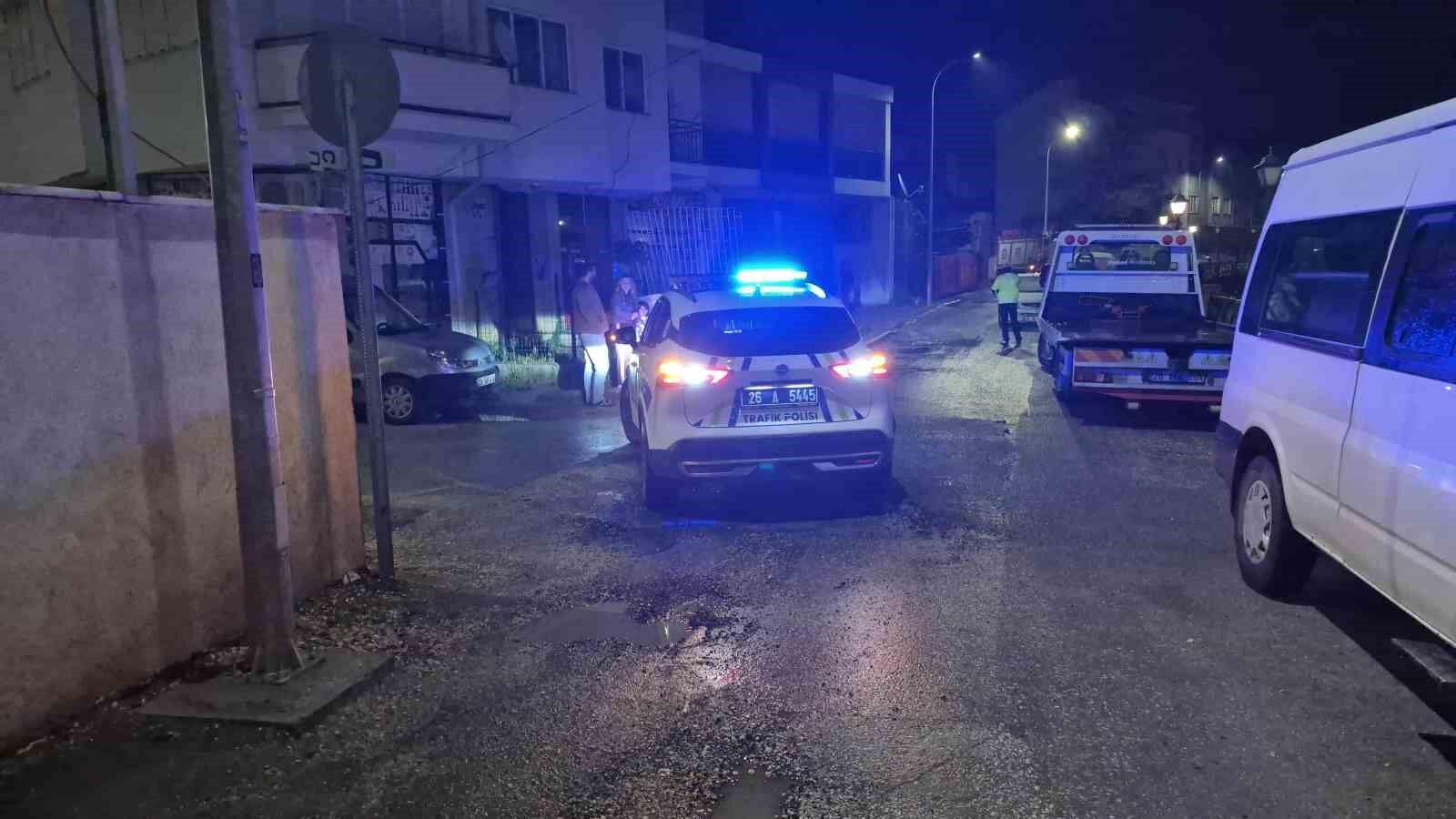 Eskişehir’de Seyir Halindeki Otomobilde Yangın Çıktı (1)