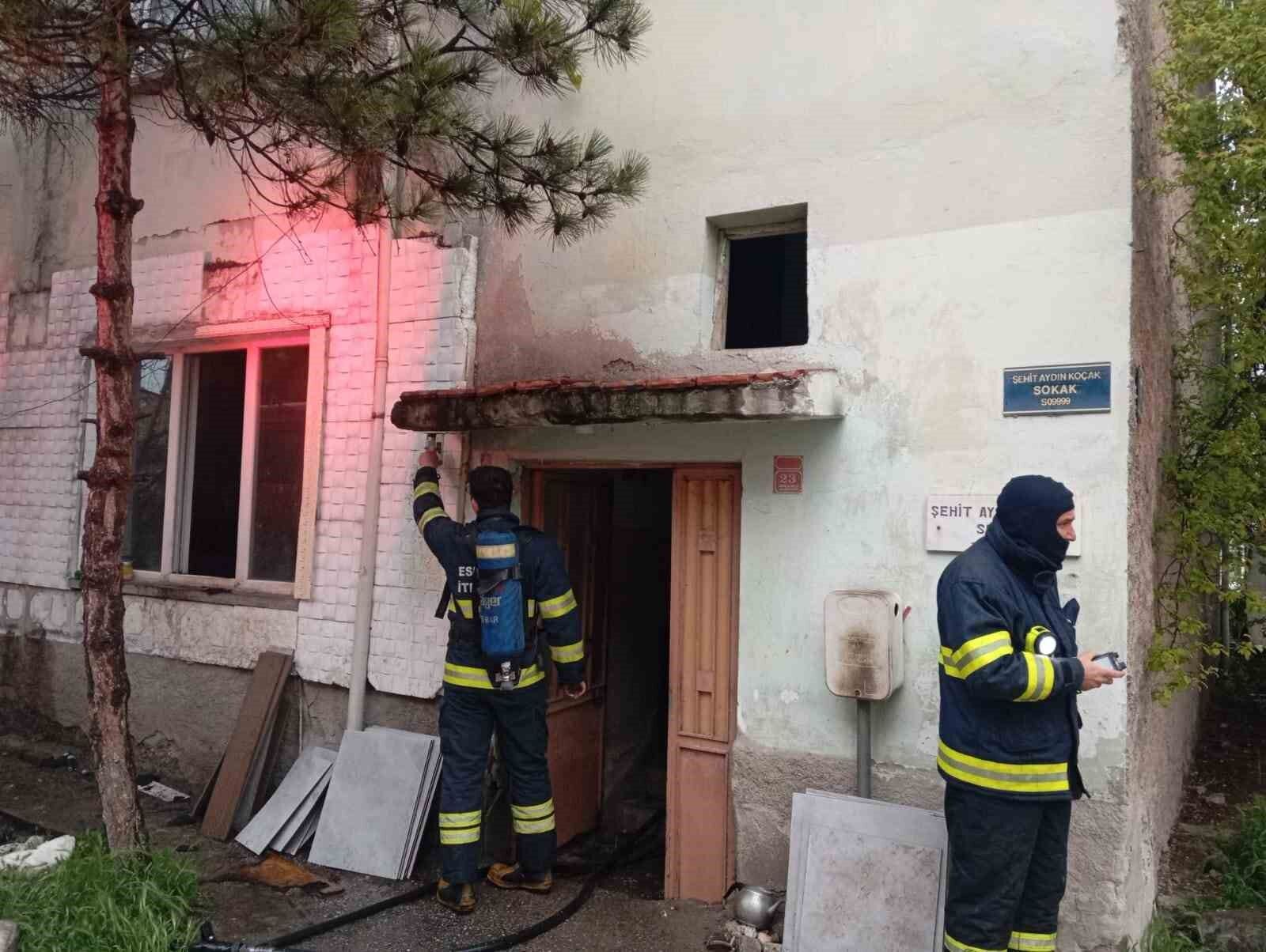 Eskişehir’de Yangın 98 Yaşındaki Kadın Hayatını Kaybetti