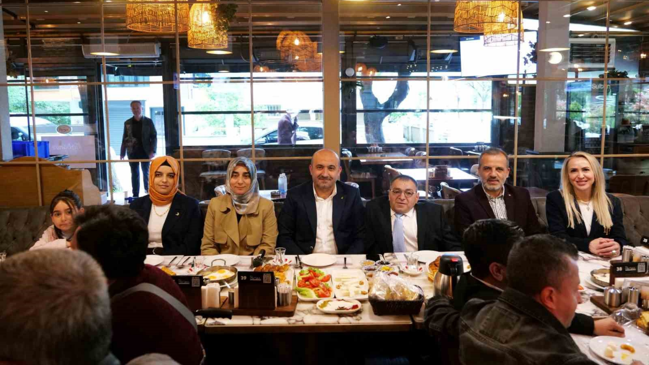 Gürhan Albayrak Engelli Vatandaşlarla Bir Araya Geldi (1)