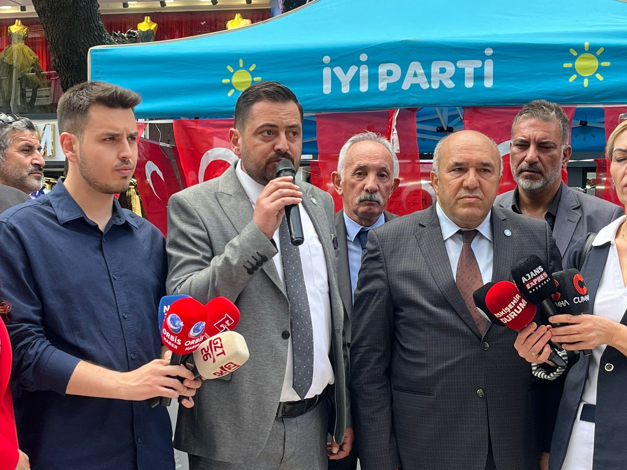 İyi̇ Parti’den Hamamyolu’nda Şehitler Sergisi (2)