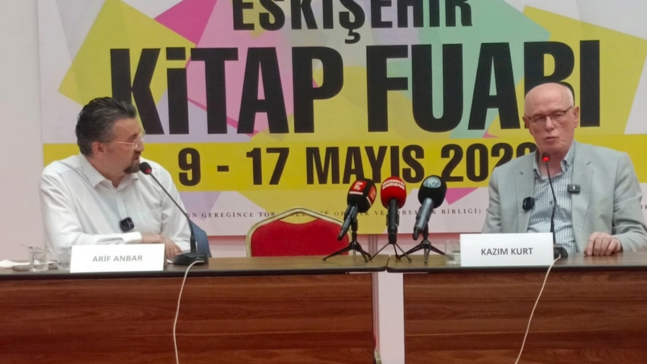 Kazım Kurt'tan Kitap Fuarı'nda İmza Ve Söyleşi Günü (1)