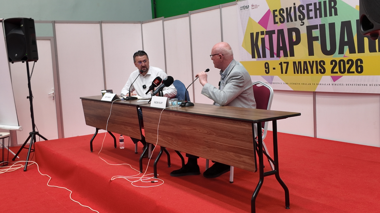 Kazım Kurt'tan Kitap Fuarı'nda İmza Ve Söyleşi Günü (4)
