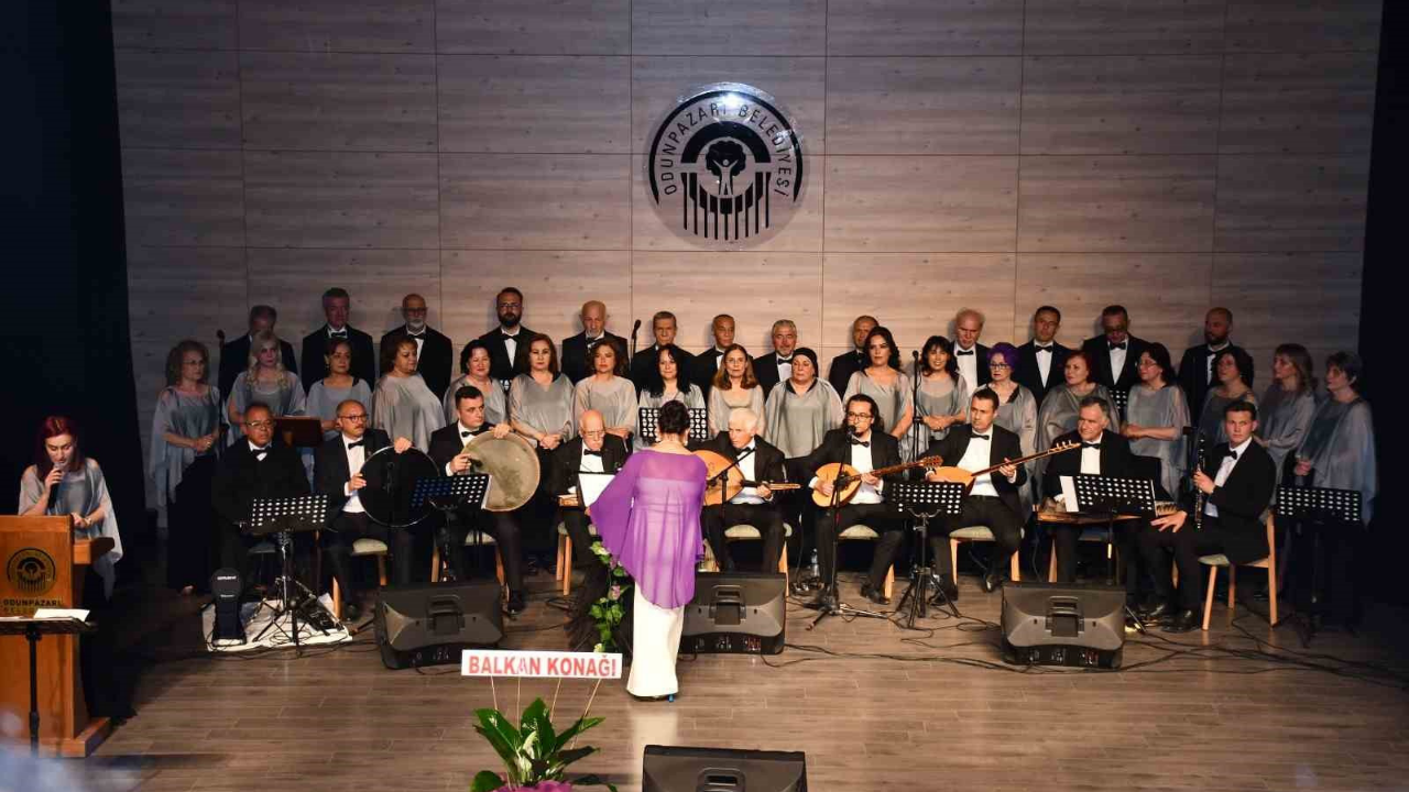 Küllüoba Doğa Ezgiler Korosu’ndan Muhteşem Gece (2)