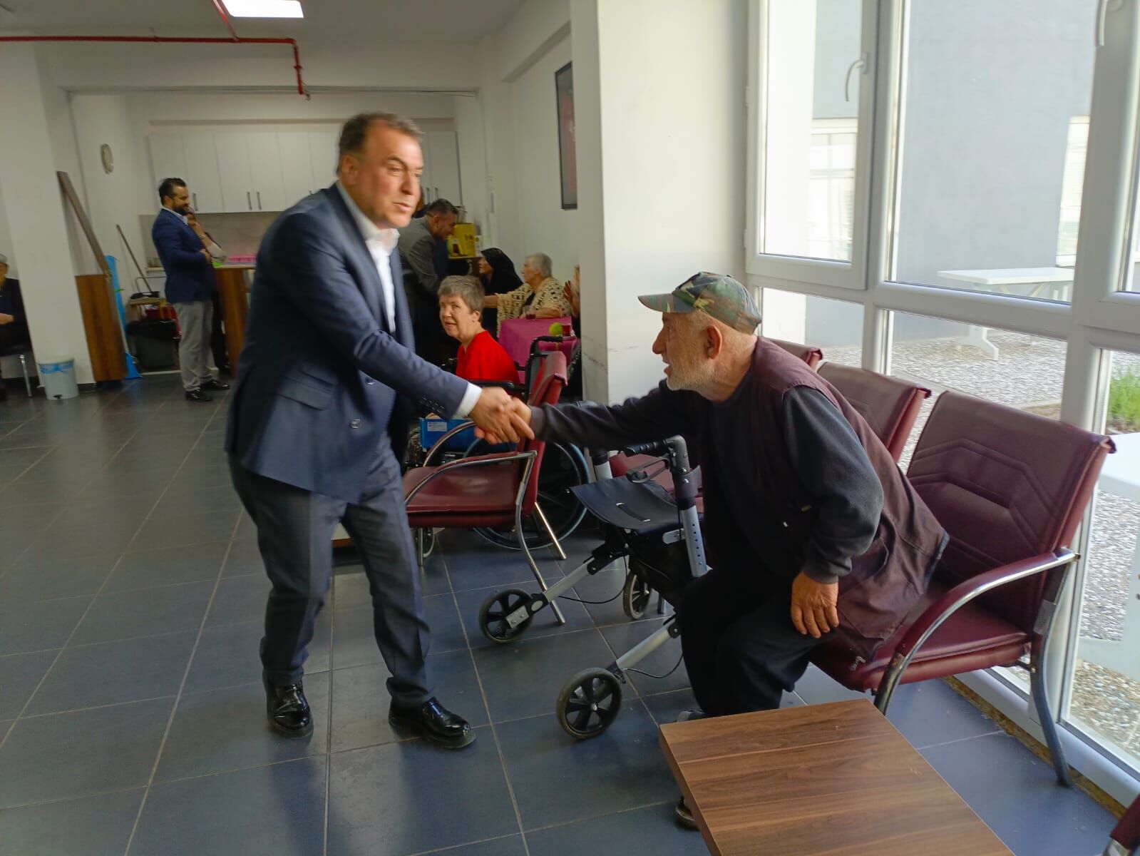 Mhp Eskişehir’den Huzurevine Anlamlı Bayram Ziyareti (1)