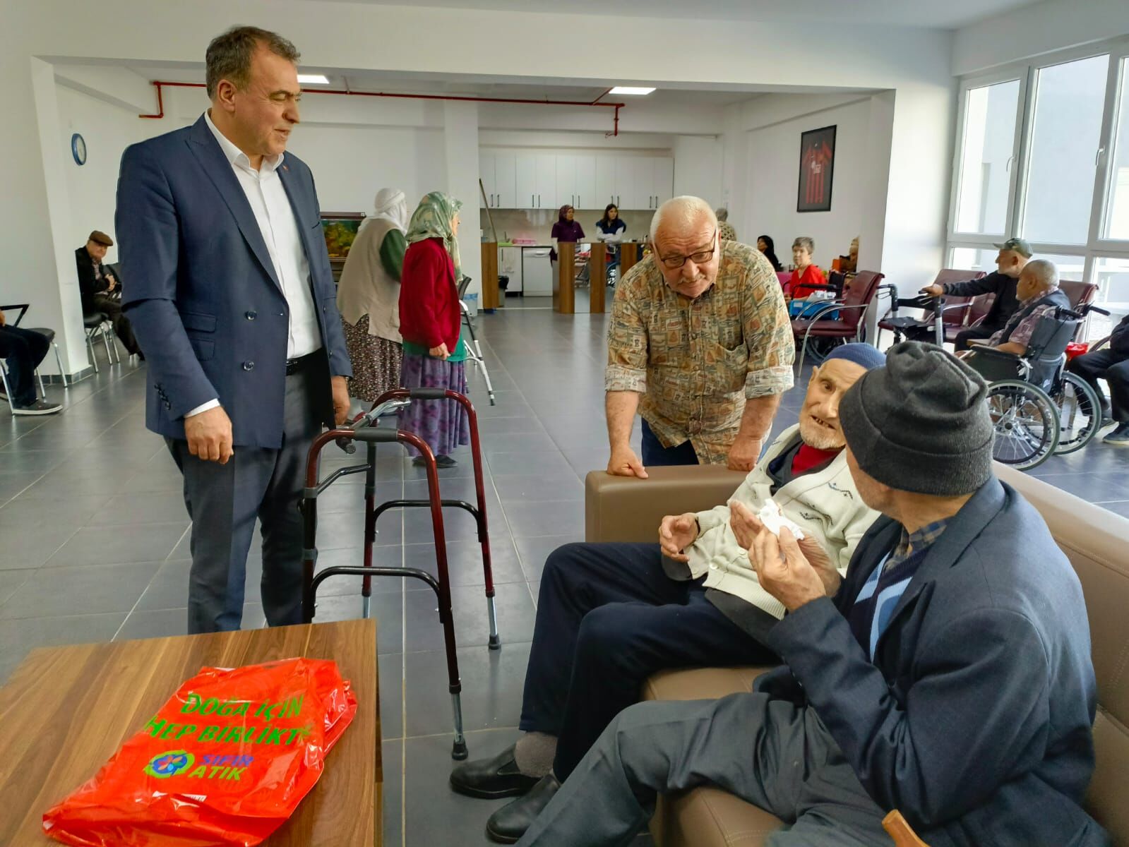 Mhp Eskişehir’den Huzurevine Anlamlı Bayram Ziyareti (2)