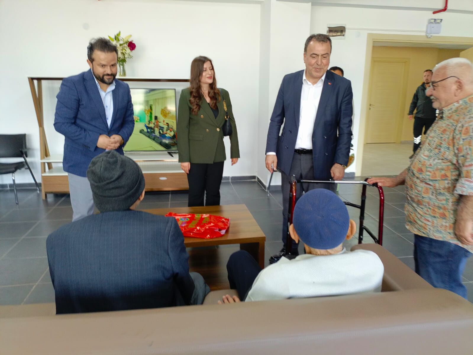 Mhp Eskişehir’den Huzurevine Anlamlı Bayram Ziyareti (3)