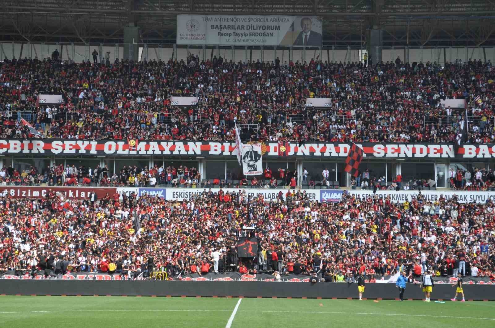 Mithat Körler’den Eskişehirspor’a Şampiyonluk Marşı (2)