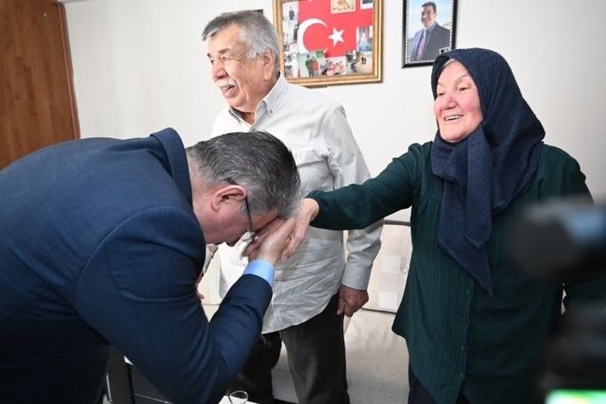 Vali Yılmaz Şehit İlyas Kaya’nın Ailesiyle Bayramlaştı (2)