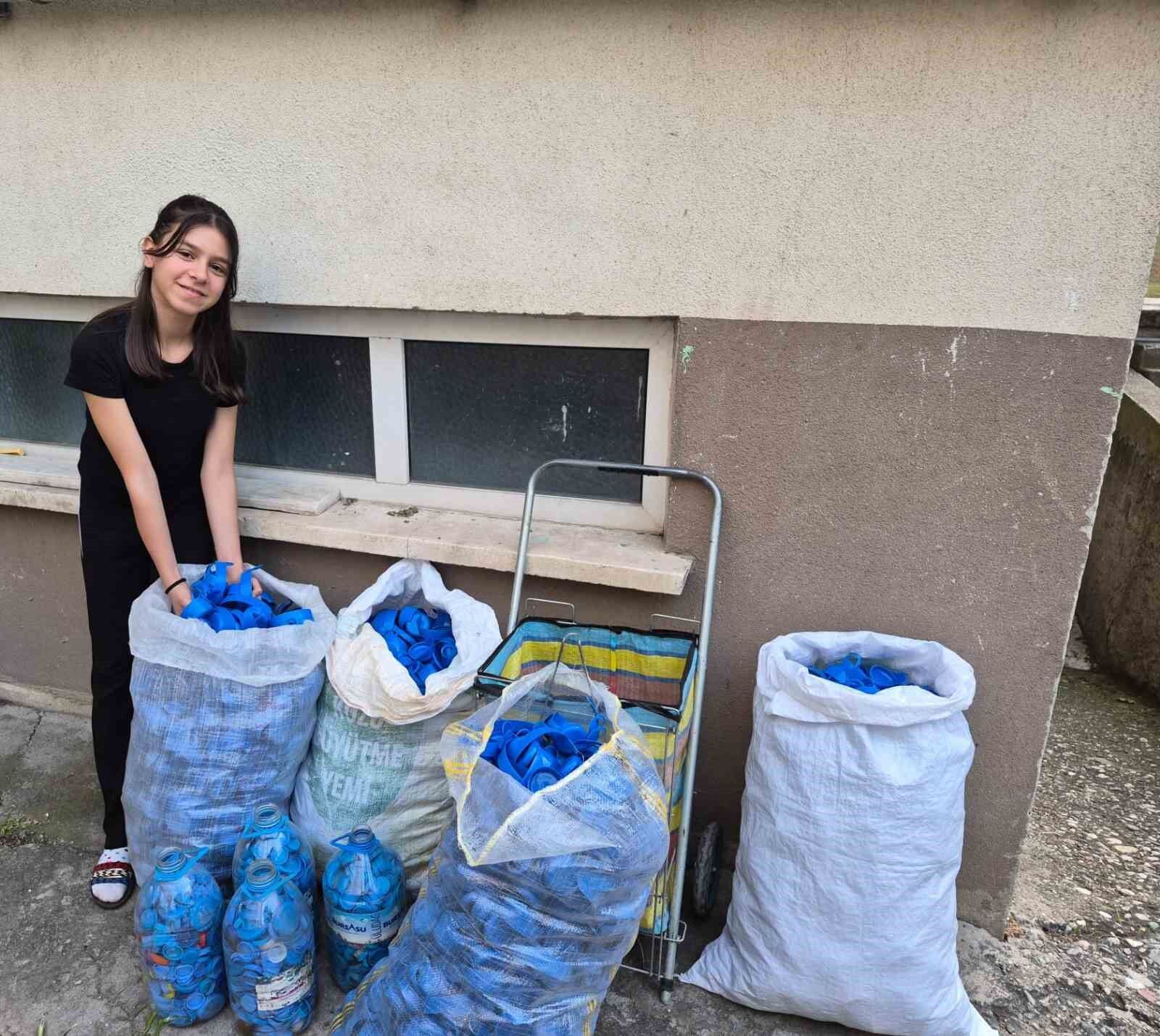 11 Yaşındaki Ecenur Depremzedeler İçin 500 Kg Kapak Topladı (2)