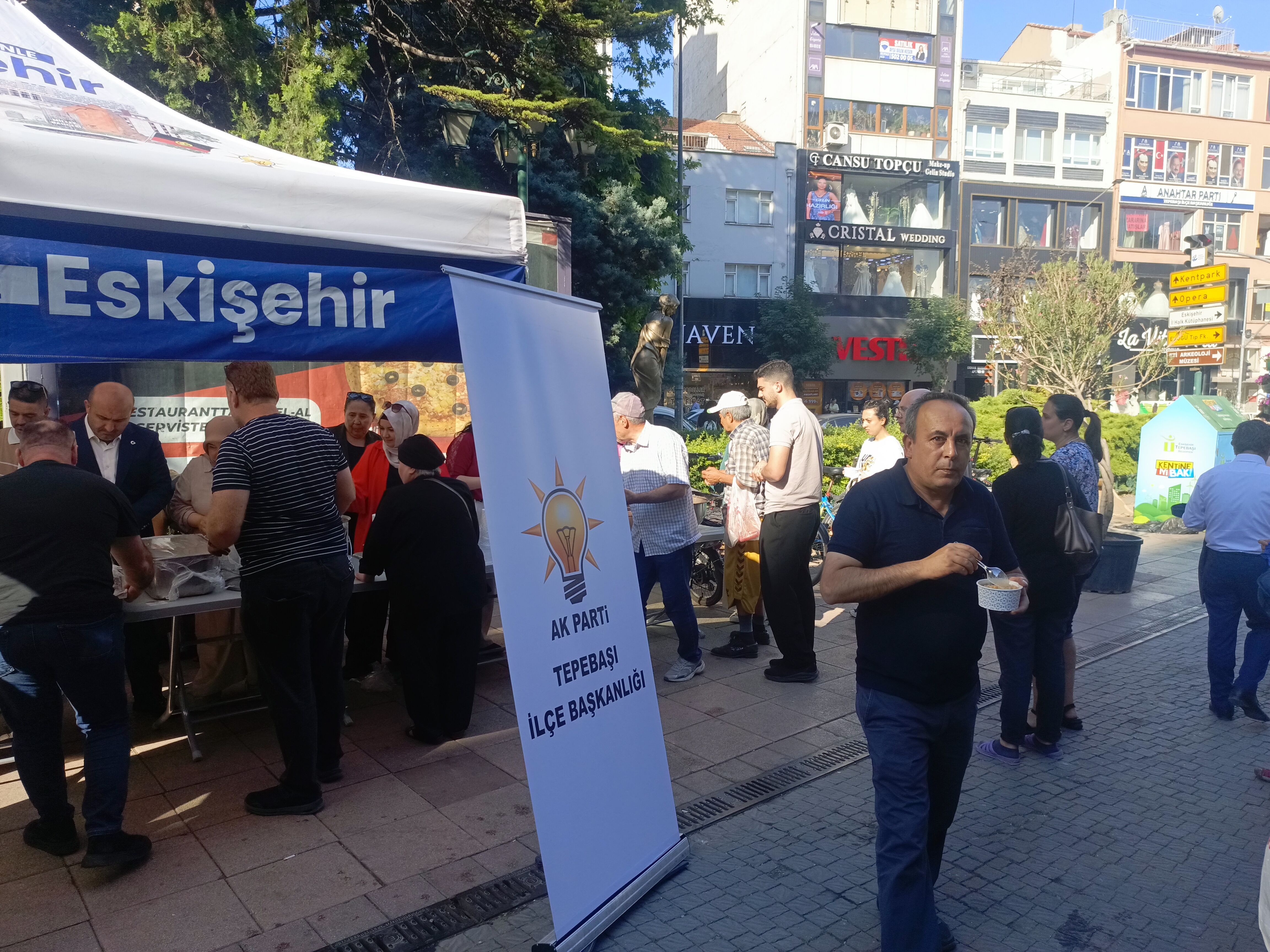 Ak Parti Eskişehir Teşkilatı Aşure Dağıtım Programı Gerçekleştirdi (3)