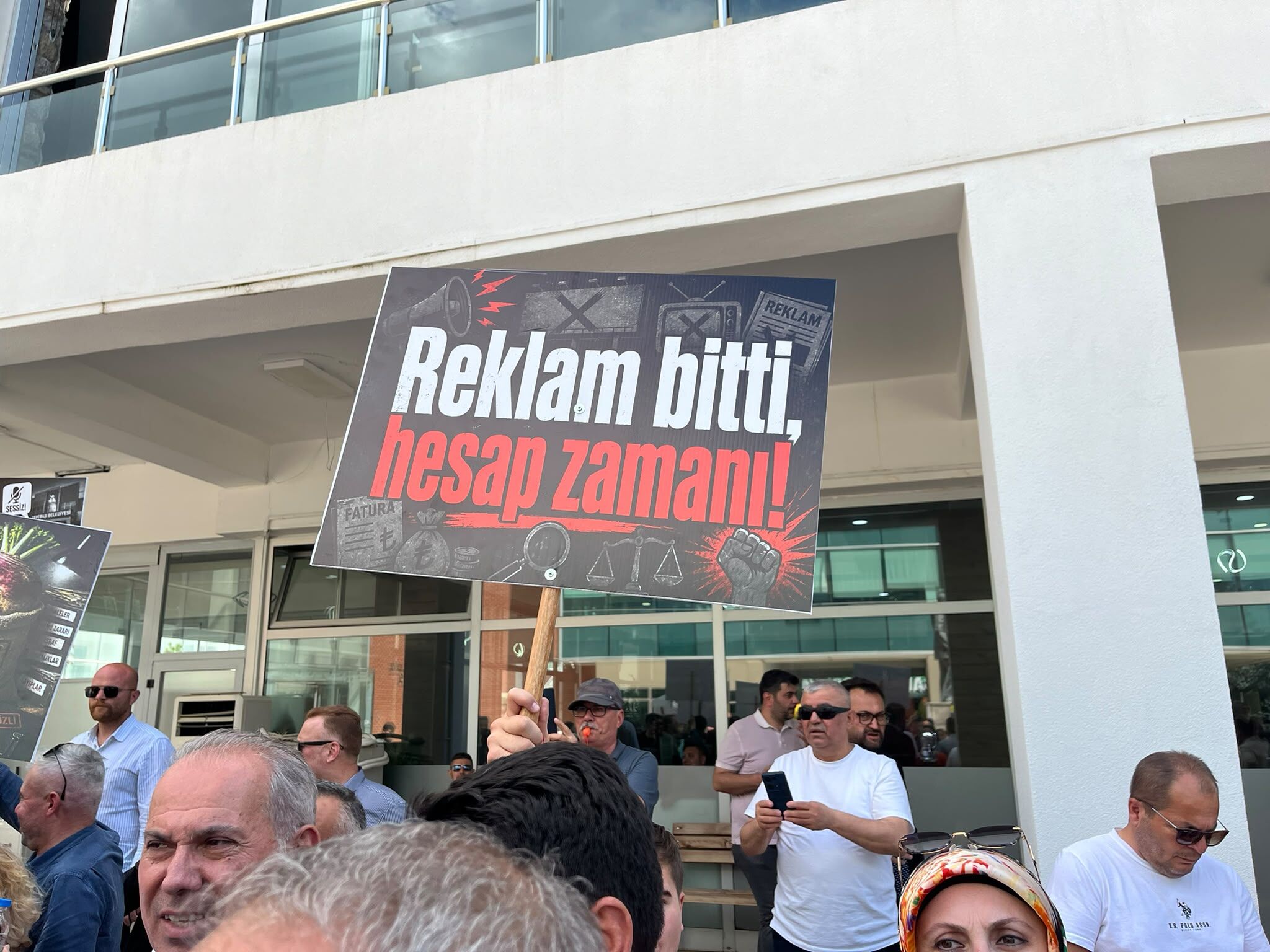 Ak Parti Grubu Tepebaşı Belediyesi Önünde Konuştu “Tuz Kokmuştur” (2)