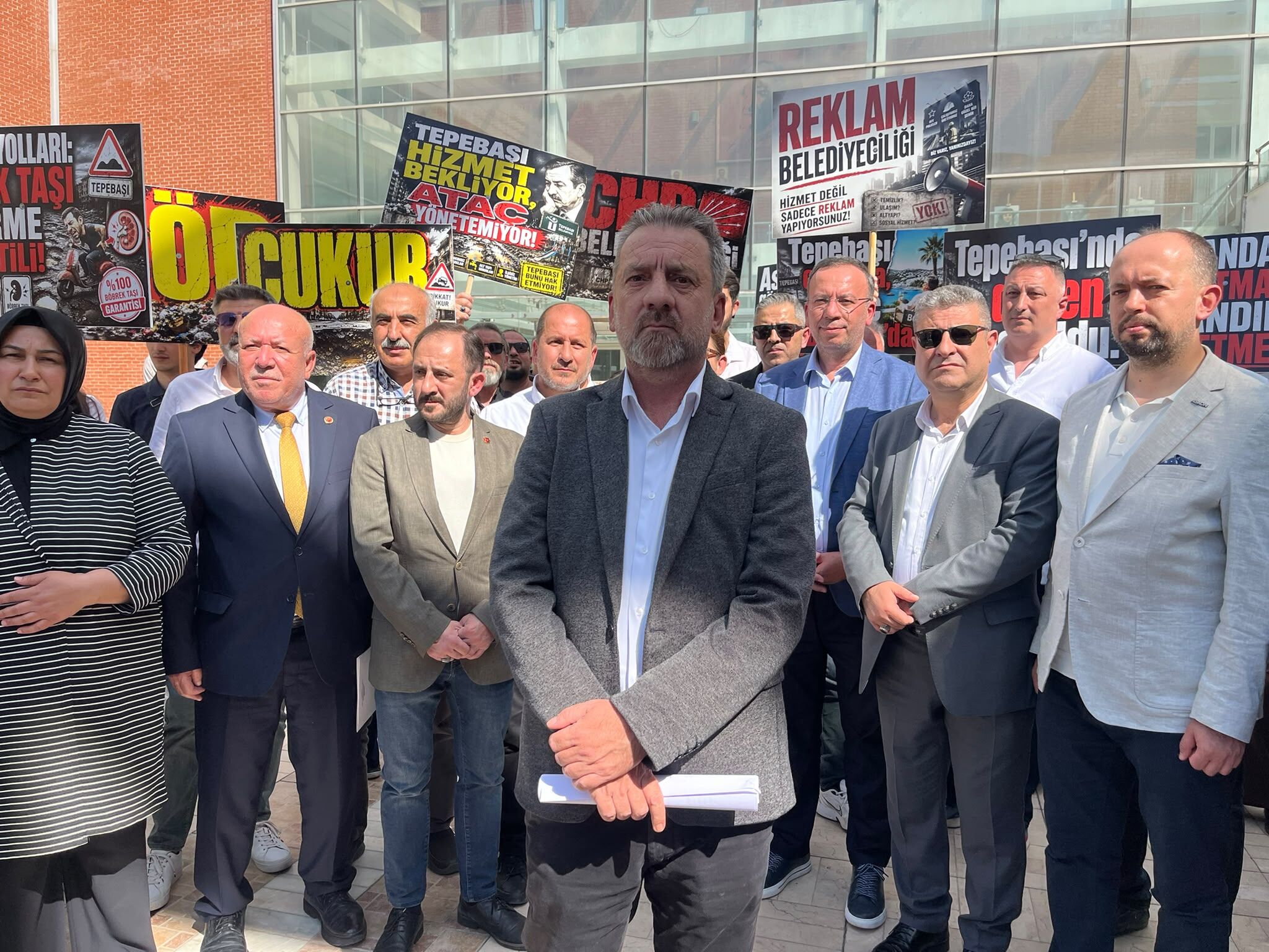 Ak Parti Grubu Tepebaşı Belediyesi Önünde Konuştu “Tuz Kokmuştur” (3)
