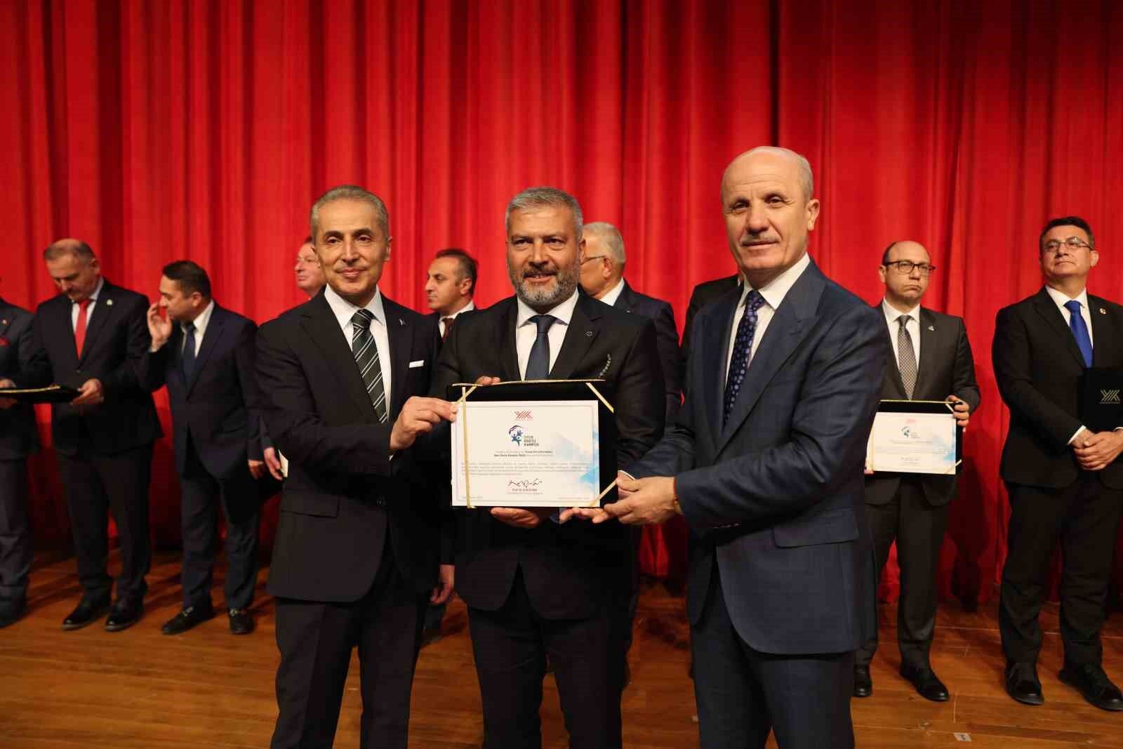 Anadolu Üniversitesi’ne “Spor Dostu Kampüs” Ödülü