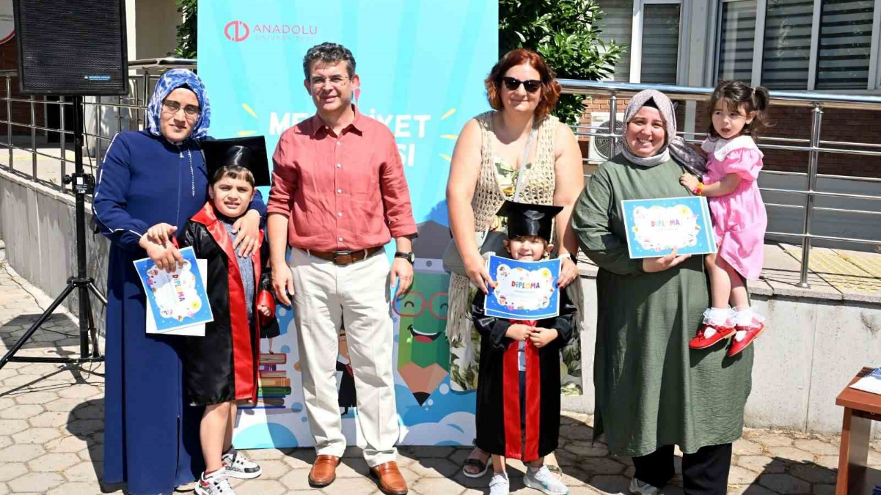 Anadolu'da Engelleri Aşan Mezuniyet Coşkusu (1)