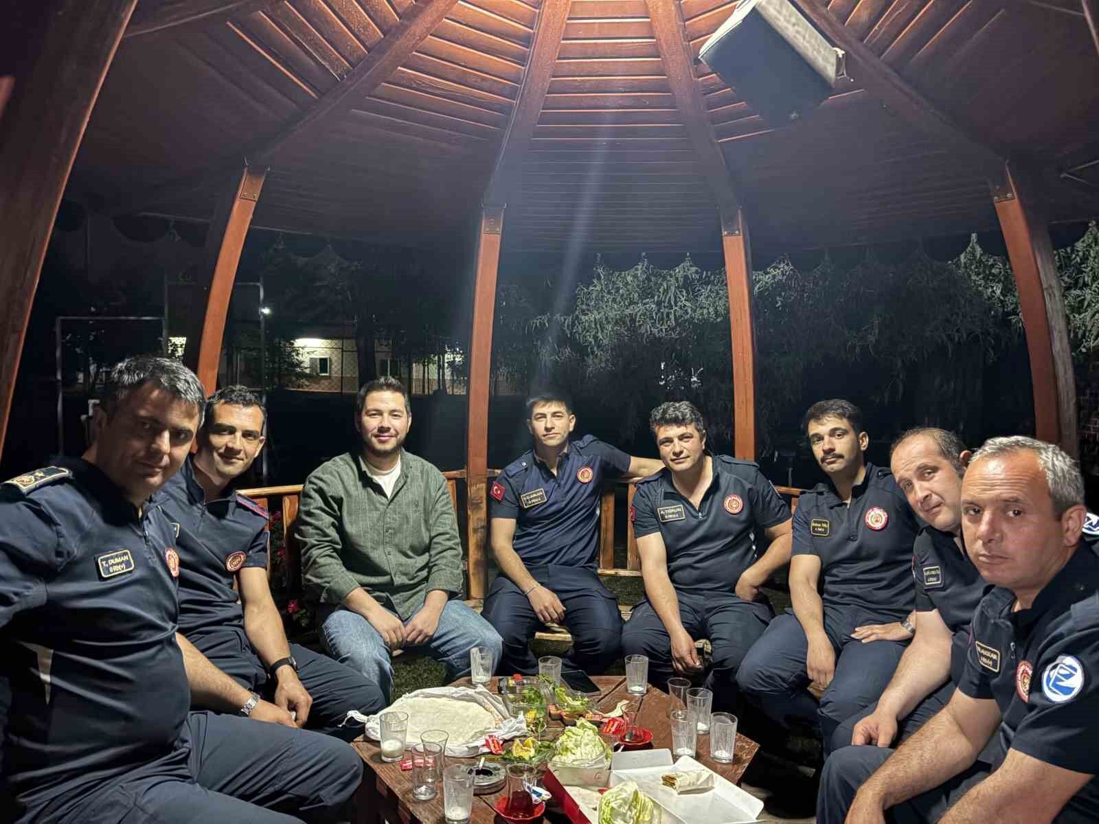 “Araçta 3 Kedi Var” Notu Hayat Kurtardı (1)