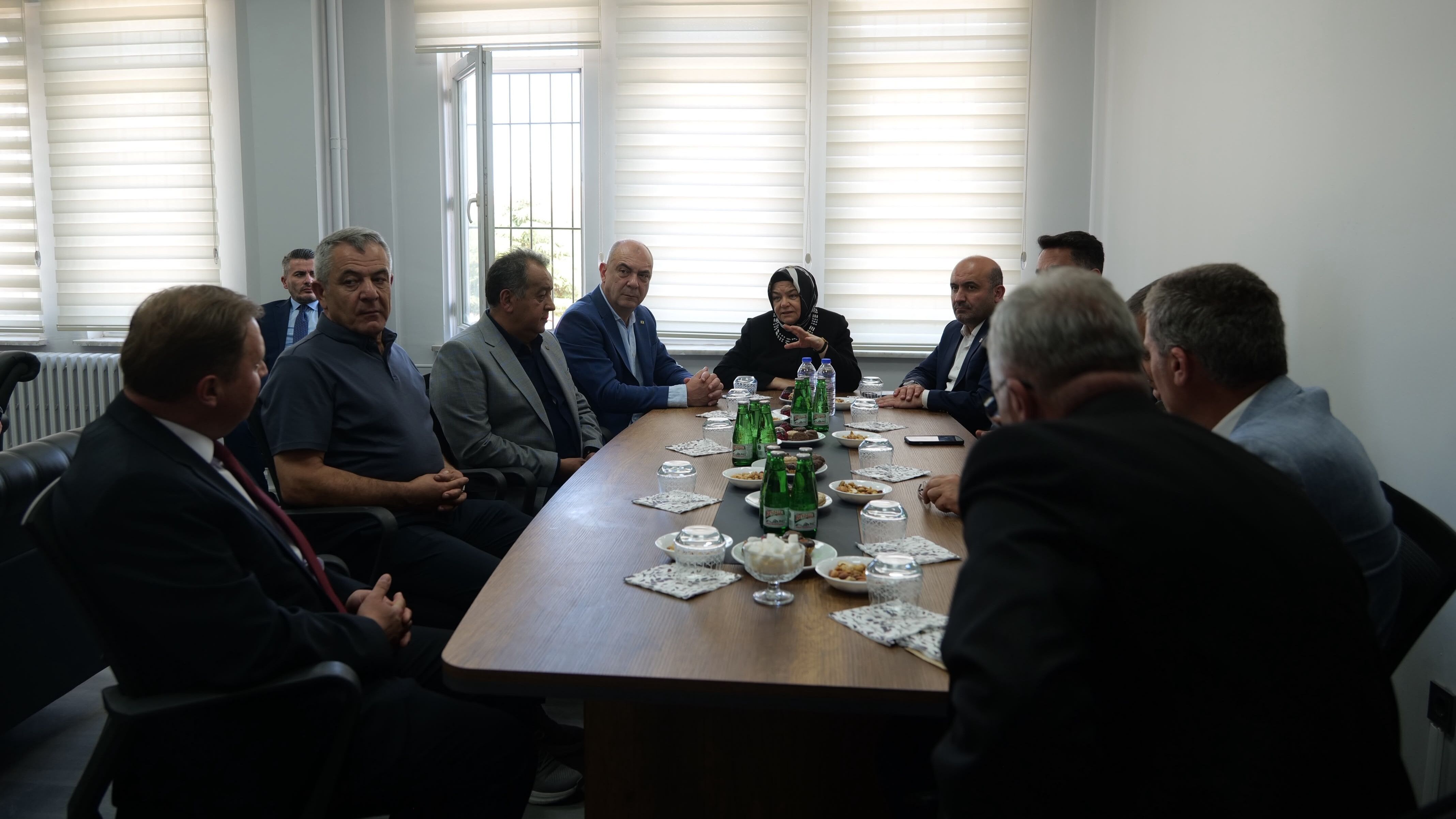 Ayşen Gürcan Ve Heyeti Omem’de Bakan Tekin Ile Görüştü (1)